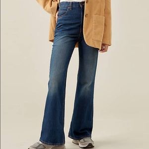 Levi's® Premium 70'S HIGH RISE FLARE WOMEN'S JEANS